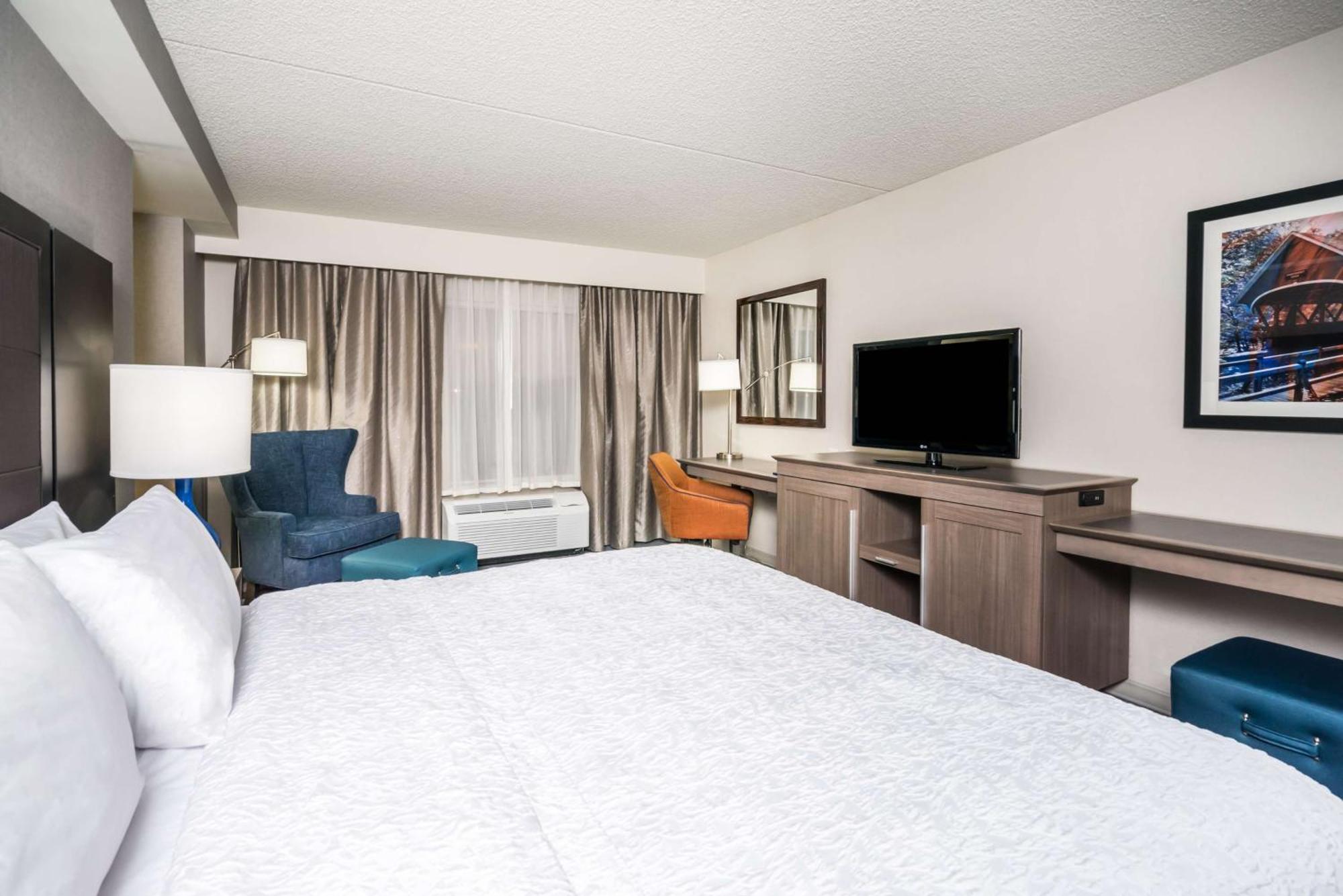 Hampton Inn Clifton Park Exterior photo
